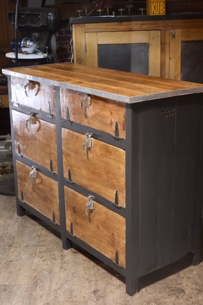 meuble de metier ancienne glaciere de boucher a plusieurs grand tiroirs 